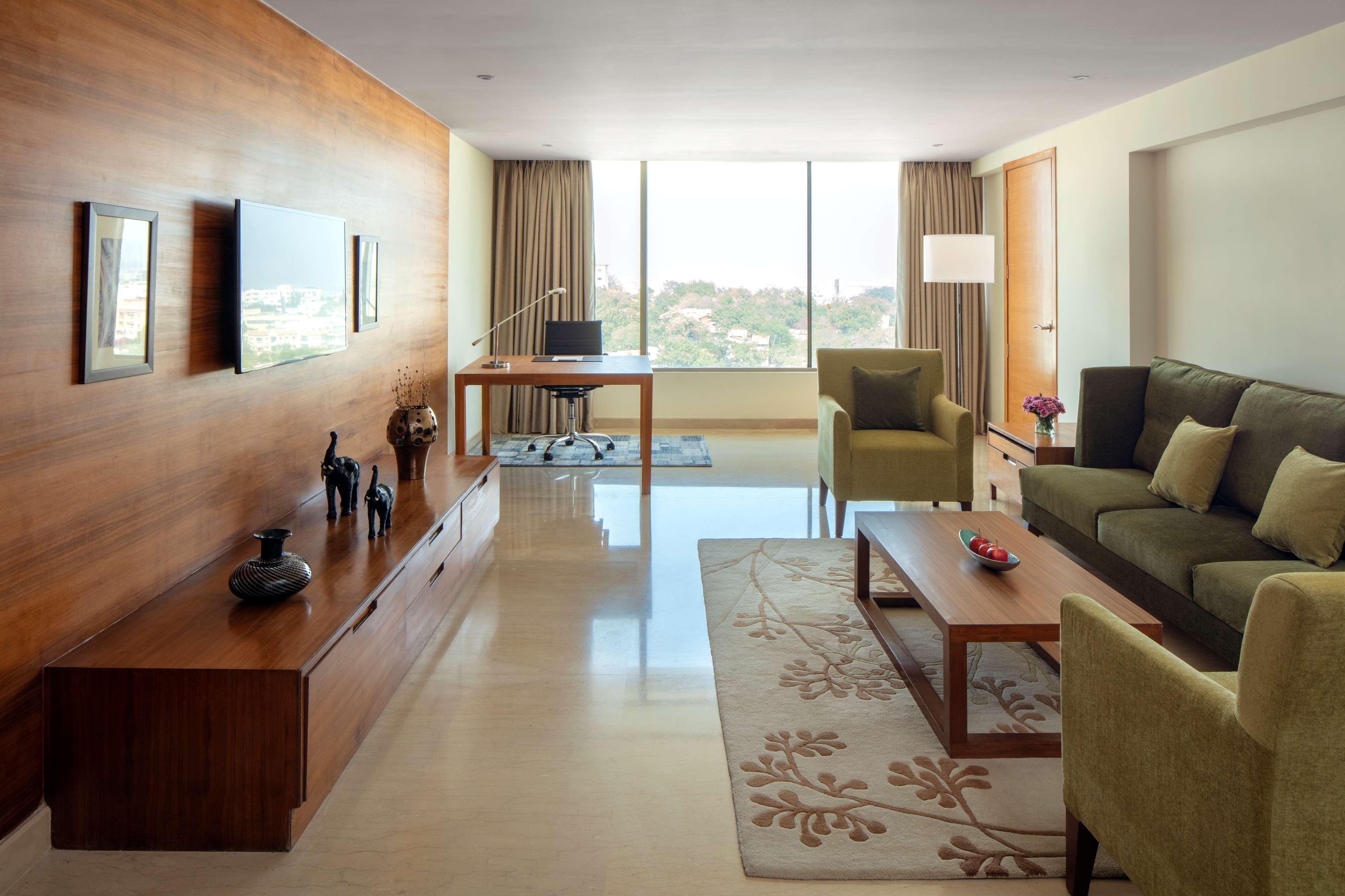 Radisson Blu Plaza Hotel Hyderabad Banjara Hills Екстериор снимка A living room at the Taj Mahal Palace, Mumbai