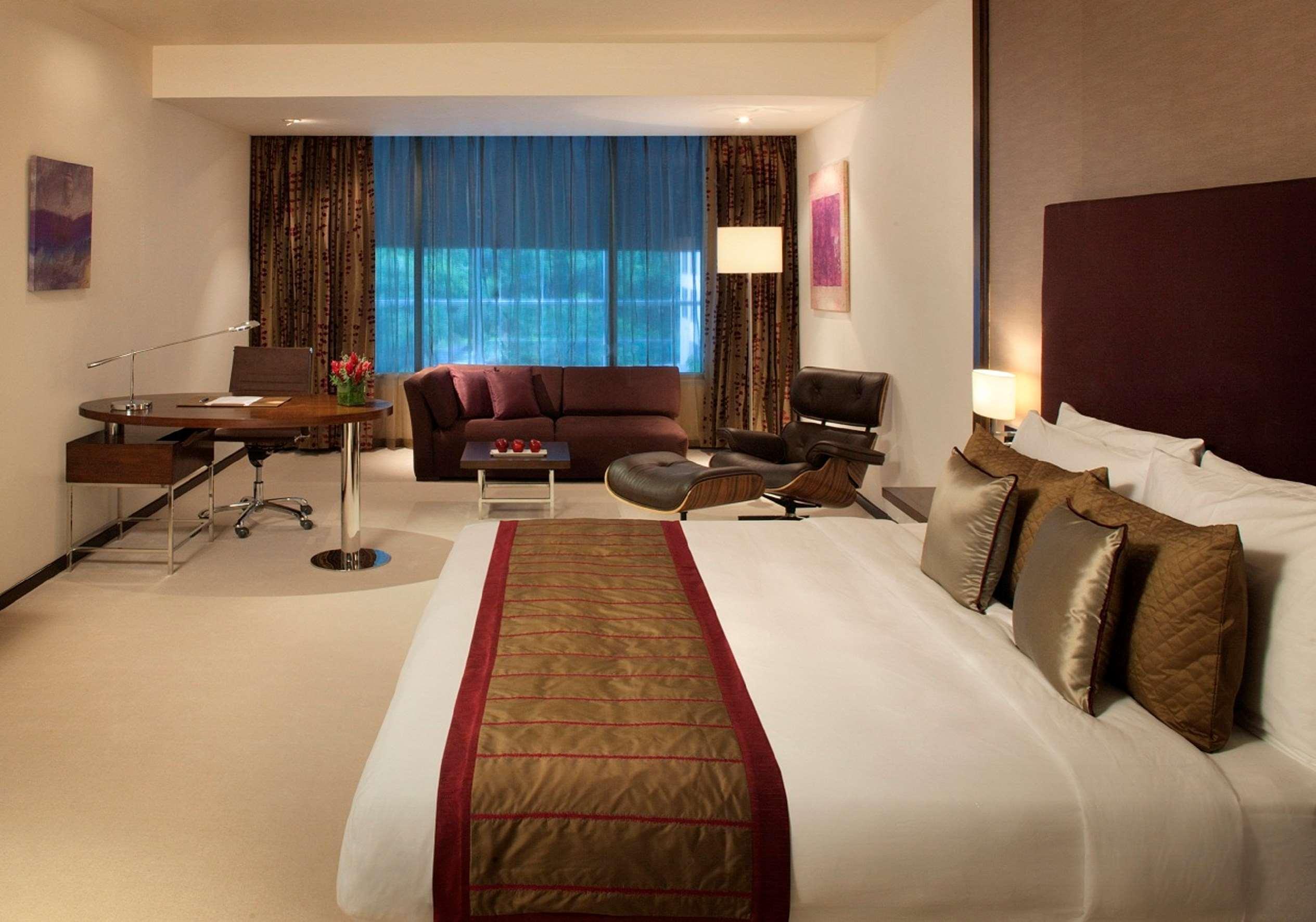 Radisson Blu Plaza Hotel Hyderabad Banjara Hills Стая снимка A room at the Taj Bengal