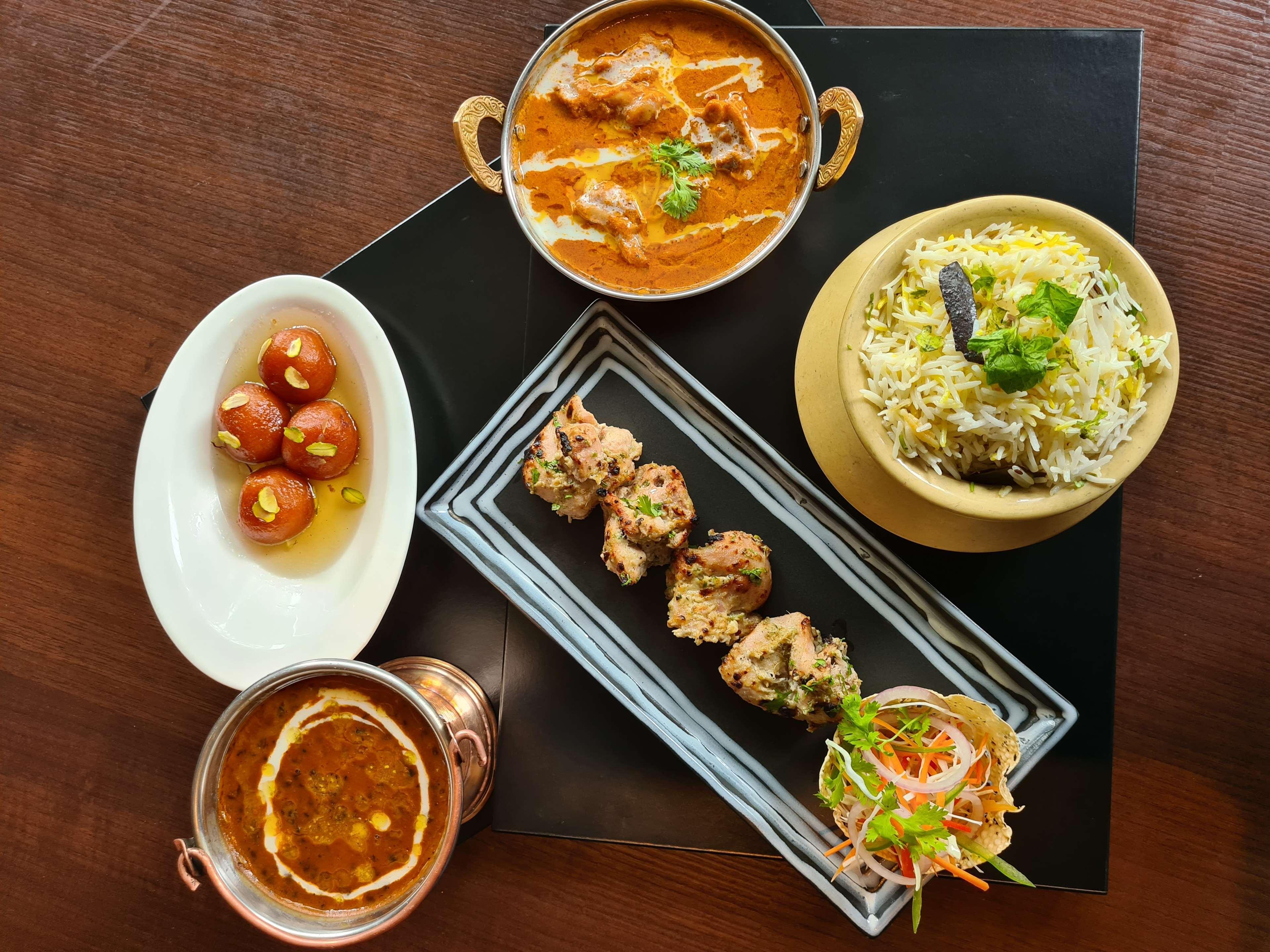 Radisson Blu Plaza Hotel Hyderabad Banjara Hills Екстериор снимка Indian cuisine
